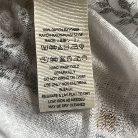 Free People deep v neck long sleeve asymmetrical top size S - Picture 7 of 7